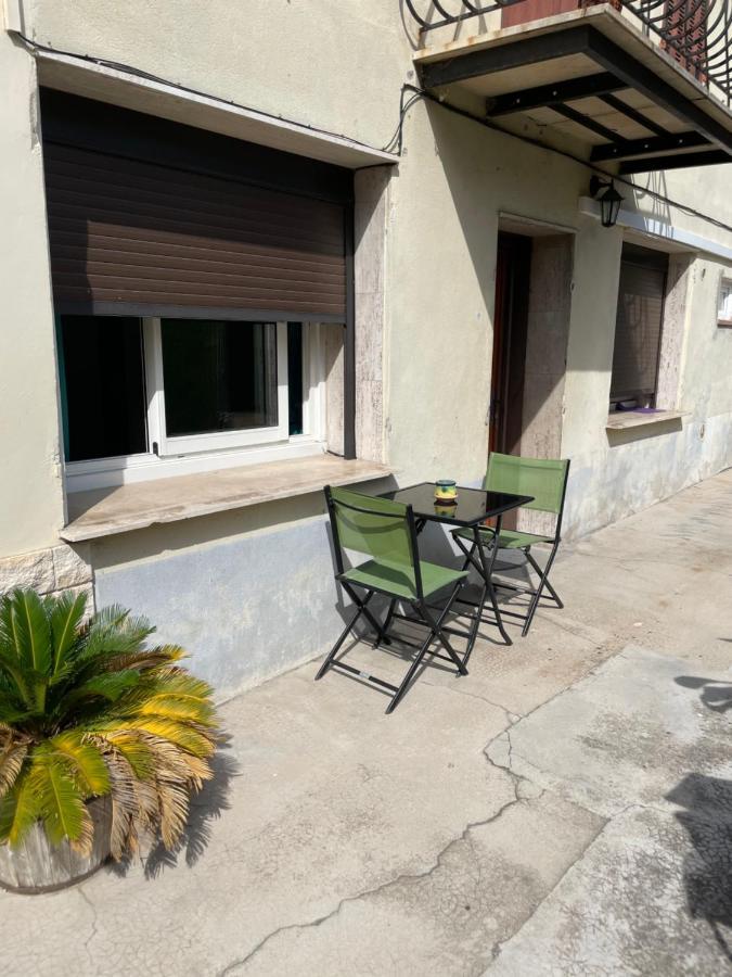 Agreable 2 Pieces En Ville Comme A La Campagne Nice Bagian luar foto